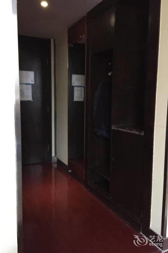 Hanting Express Shanghai Lujiazui Minsheng Road Exterior foto